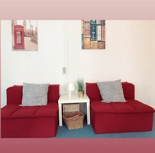 Apartment Cozy Right Next To The Hall