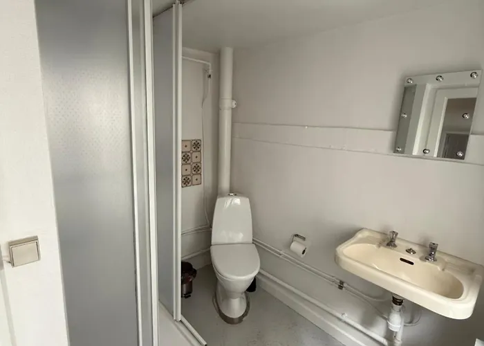 Cozy Right Next To The Hall *